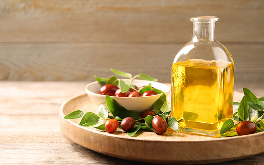 Top 8 Jojoba Oil Benefits For Your Hair & How To Use It