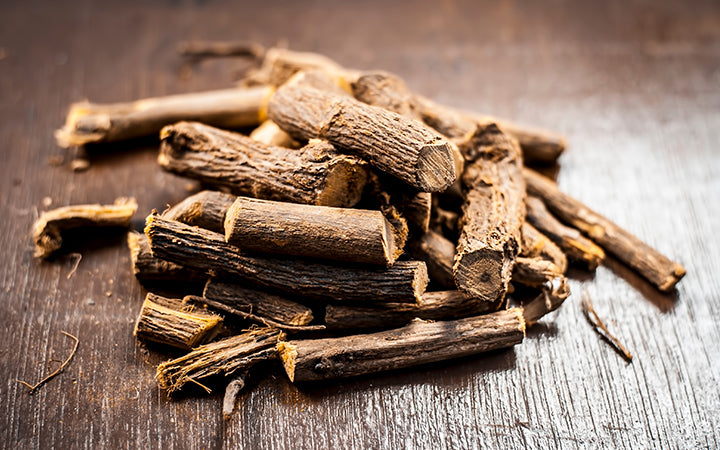 Generic dried herbal roots reference photo; confirm Andargi Beru identity